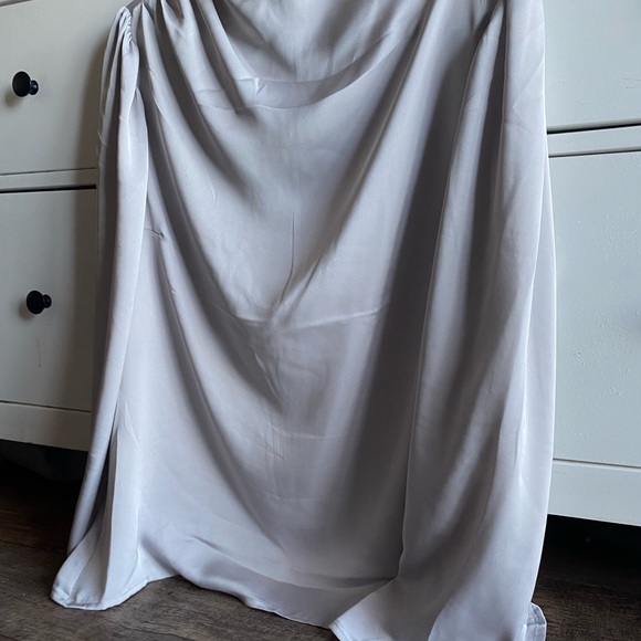 Express blouse. Beautiful 😍 - Picture 3 of 5